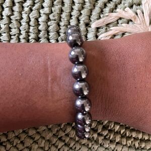 Gray/Gunmetal stretch beaded bracelet